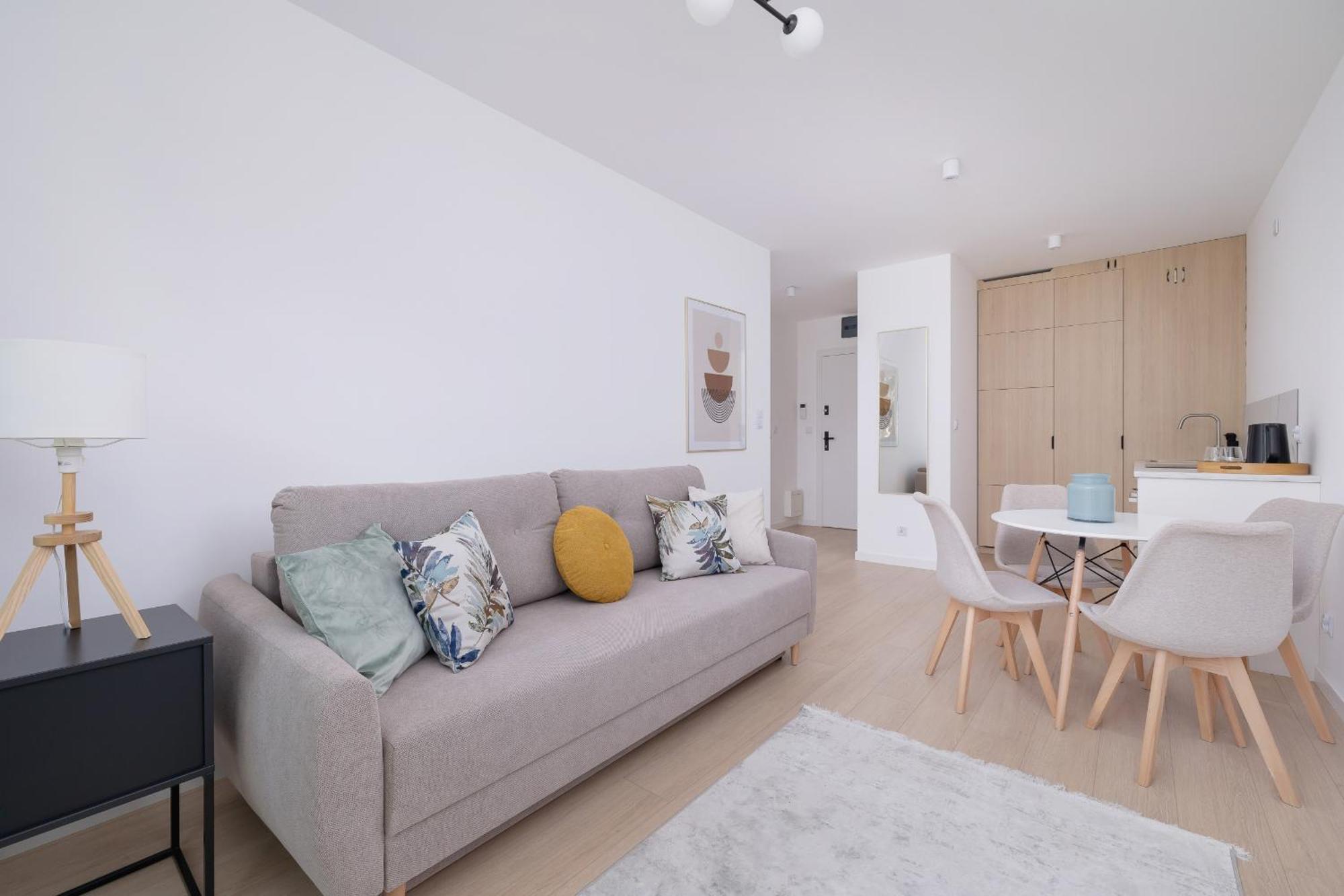 Krowoderska Apartment With Balcony Near City Center By Rent Like Home Krakow Ngoại thất bức ảnh