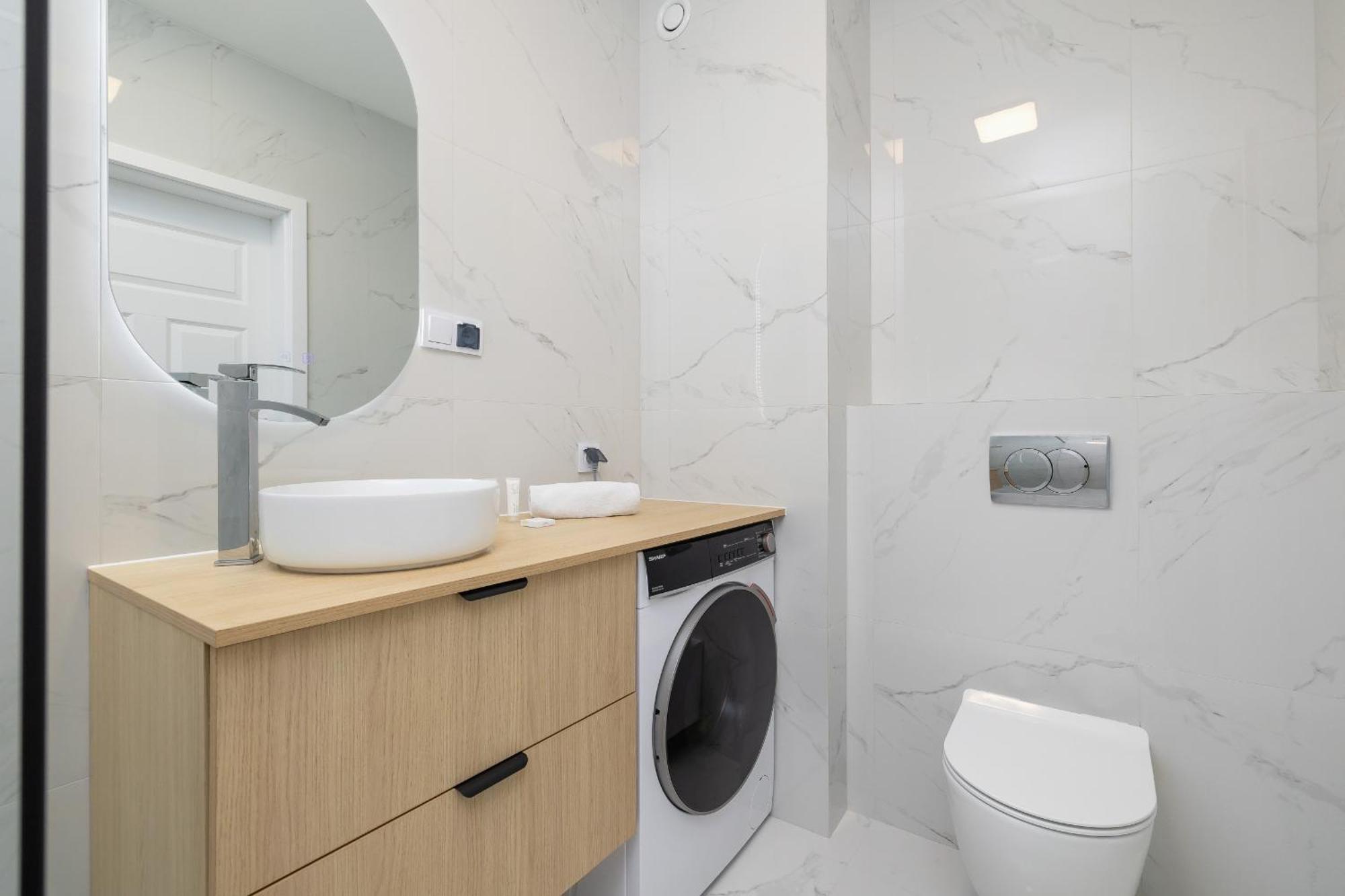 Krowoderska Apartment With Balcony Near City Center By Rent Like Home Krakow Ngoại thất bức ảnh