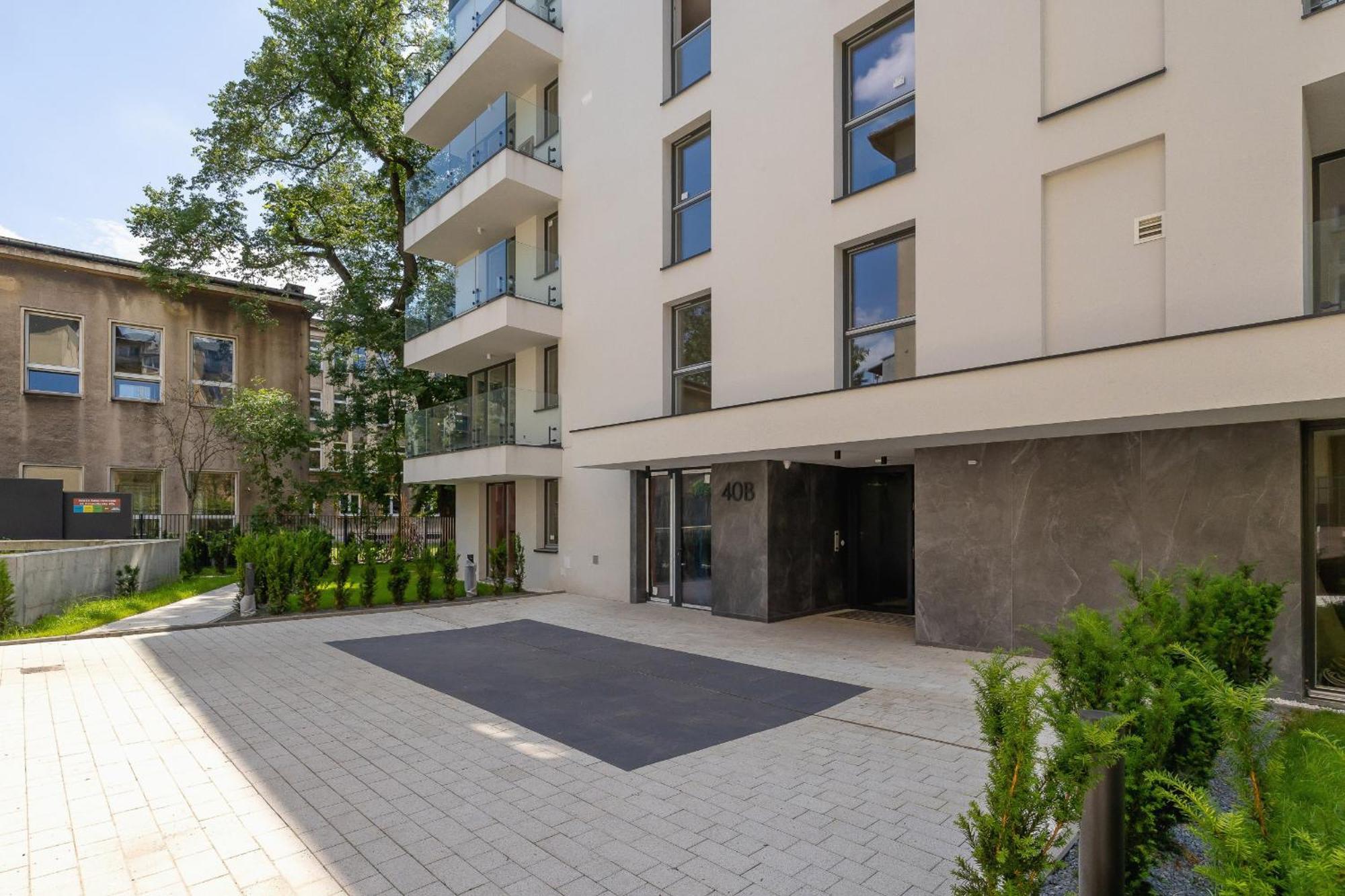 Krowoderska Apartment With Balcony Near City Center By Rent Like Home Krakow Ngoại thất bức ảnh