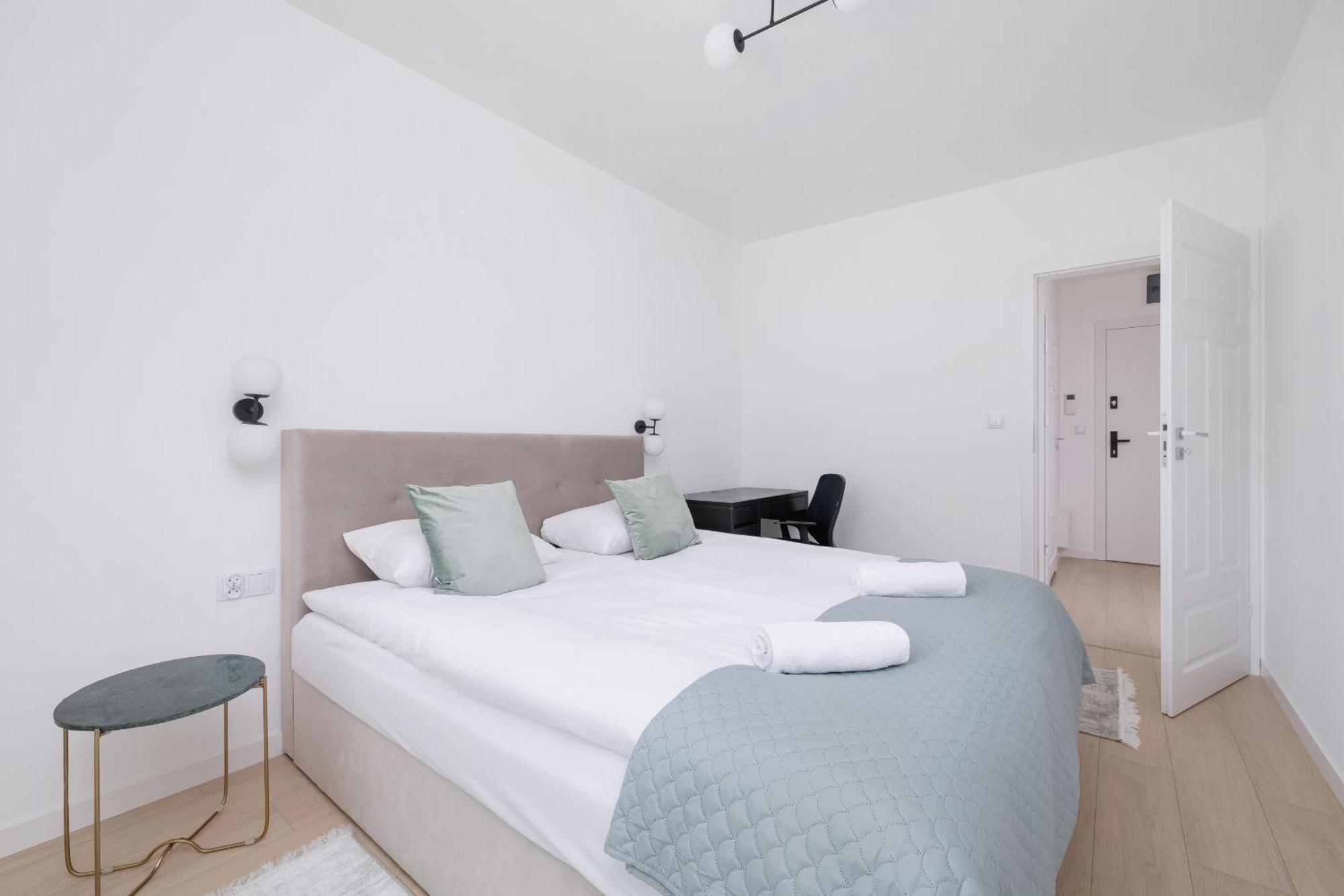 Krowoderska Apartment With Balcony Near City Center By Rent Like Home Krakow Ngoại thất bức ảnh