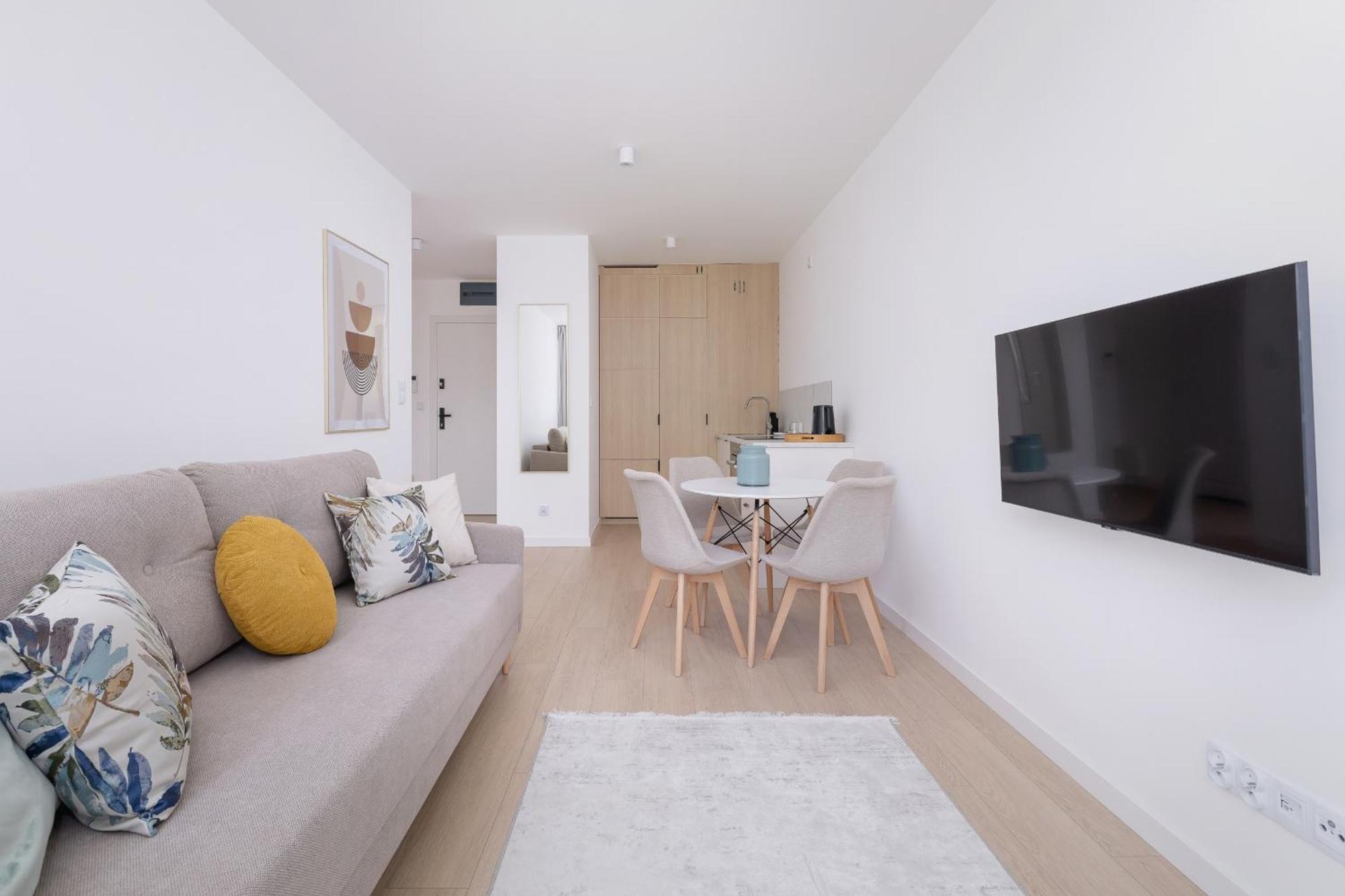 Krowoderska Apartment With Balcony Near City Center By Rent Like Home Krakow Ngoại thất bức ảnh